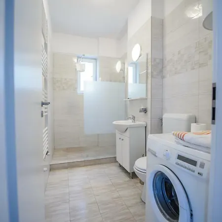 Apartament Zev